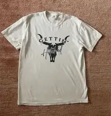 Comfort Colors Gettin Hitched Western Graphic Tee Size M Beige Unisex