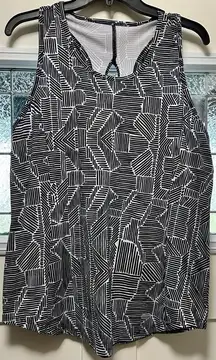 Reel Legends Tank Top Woman's Black White Design (24)