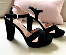 NWOT black suede chunky heels