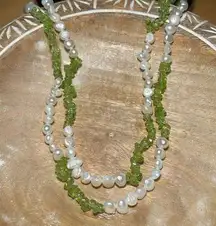 NWOT Genuine White Pearls & Green Peridot Chip Infinity Wrap Necklace