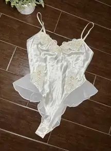 Victoria’s Secret Ivory Satin Bodysuit Teddy Chiffon Bridal sequins sz medium