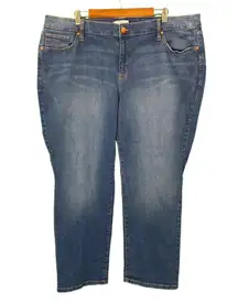 Short Inseam Signature Fit Mid-Rise Straight Leg Jeans