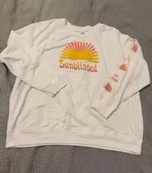 OLD NAVY White Sunblissed Graphic Pullover Crewneck