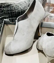 Apt 9 Grey Suede Pull On Booties