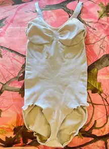 seamless sculpt thong bodysuit in sand