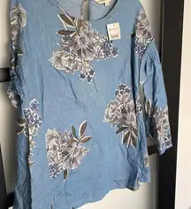 Crimson Grace OVERSIZED Light Wash Denim Floral Top NWT