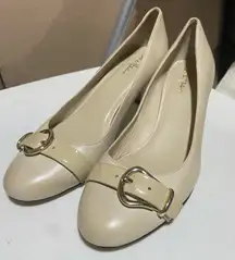 Cole Haan Nike Air Beige/Cream Heels with Gold Buckle Size 9.5