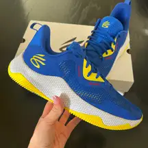 NIB  Curry HOVR Splash 3 Royal Taxi