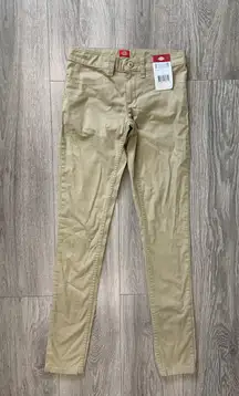 NWT  Super Skinny Jeans