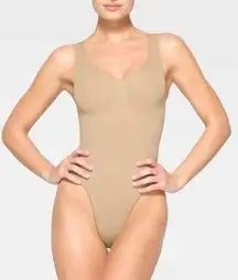 SKIMS Clay Seamless Sculpt Scoop Neck Thong Bodysuit XXS 
