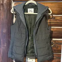 Olive puffer vest with hood