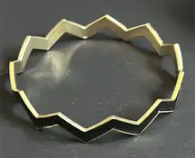 Women’s vintage‎ gold tone/black zig zag patterned bangle bracelet one size