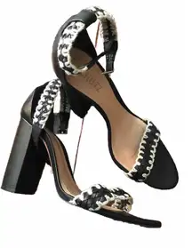 Schutz Women’s Heeled Sandals/ Shoes White & Black Color Size 8.5 B