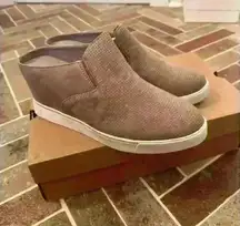 Sugar‎ Taupe Platform Slip on Sneakers size 10 NWB