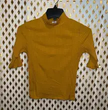 Hearts & hips turtleneck crop top mid sleeve mustard yellow size S