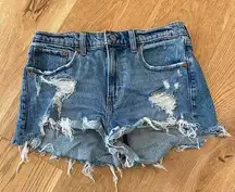 Abercrombie & Fitch  - The Mom Shorts Mid Rise Distressed in Dark Blue