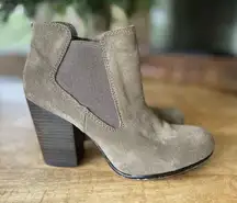 Bjorndal Andrews Tan Genuine Suede Women’s Ankle Boots Taupe Hells Size 6.5