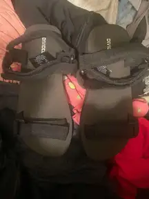 Divided sandals