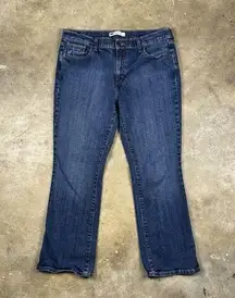 Levi’s 515 Women’s Relaxed Fit Bootcut Denim 34x28.5 MidRise Unique Back Pockets