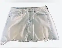 AE Mid Rise Curvy Denim Mini Skirt Size 8 W/Fringe Hem Button-Fly Light Wash