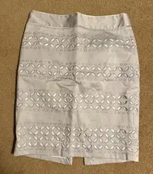 White House Black Market White Patterned Pencil Skirt