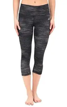 Mid Rise Performer 3/4 Capri Leggings Small