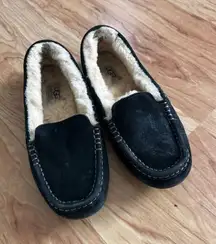 UGG Womens Ansley Black Moccasin Slippers Size 6 Uggs