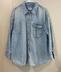 Universal Thread Oversized Denim Shirt XXL Light Wash Button Down Shacket Distre