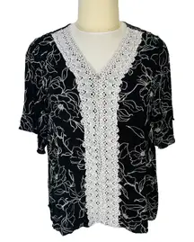 Bobeau Blouse Womens 3X Black White Trace Line Floral Crochet Trim V-Neck