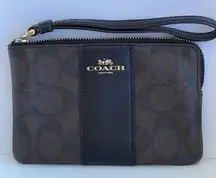 Iconic Coach Brown & Black Signature Wristlet Leather Gold Coach Plate