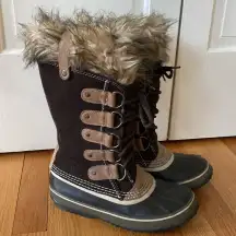 Sorel Joan of Arctic Snow Boots Black Faux Fur Size‎ 8 Brown Fur Cuff
