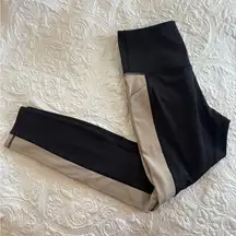 NWOT move theology black and Tan Leggings