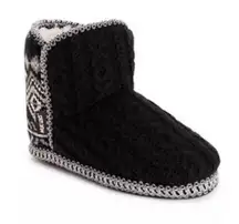 MUK LUKS Womens Bootie Slippers Size 9-10 Black Cozy Cable Knit Sherpa Lined New