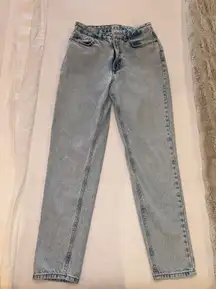 Mom High Rise Jeans