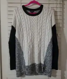 Metaphor medium cream and gray crewneck sweater