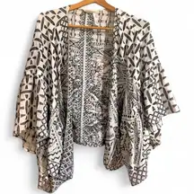 ANTHROPOLOGIE Akemi + Kin White w/Black Knitted Maggie Geometric Cropped Kimono OS
