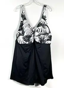 Swimsuits for All Black & White Leaf Pattern Plus Size Swim Dress Size 26 Beach