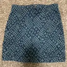 Free People  Denim Stretchy Mini Skirt Size 6 dark blue & green diamond pattern