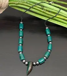 Green Gemstone Bead Tooth-shaped Pendant Cord Necklace