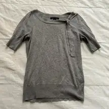 Banana Republic silk blend knit Grey short sleeve blouse with bow detail Size xs