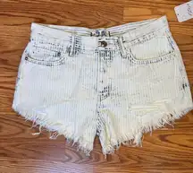 Free People Ivory Comb Distressed High Rise Cutoff Shorts 26 Acid Wash NWT