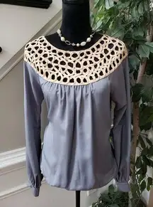 Esley Women Blue & Beige Open Weave Boho Bohemian Neutral Top Blouse Size Medium