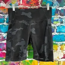 Prana Electa bike shorts Size Medium Black Camo Print Camouflage