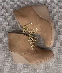 Merona‎ wedges woman's 7 Tan Faux Suede Lace Up Wedge Heel Ankle Booties Casual