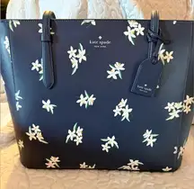 Stunning Kate Spade Schuyler floral tote bag Like New!