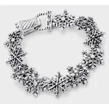 Brand New Womens Boutique Snowflake Snow Holiday Winter Magnetic Clasp Bracelet