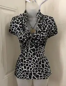 Y2K 2000s Black White Giraffe Animal Print Ruffle 1/4 Button Front Fitted Top Shirt Blouse Short Sleeve #gothic office siren core dark academia #corset #steampunk #lolita #corporate