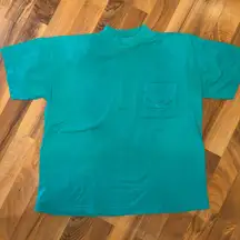 Vintage‎ 90s teal color pocket tea, embroidered floral T-shirt size medium