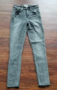 AGOLDE Gray Denim Chic Edgy Feminine Whimsigoth Raw Hem Distressed Jeans Size 23
