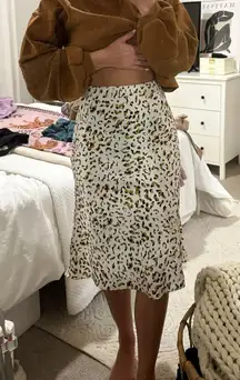 Vestique Cheetah Midi Skirt